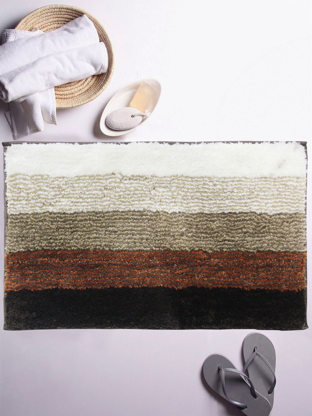 

LUXEHOME INTERNATIONAL Beige & Brown Striped 1850 GSM Anti-Skid Bath Rug