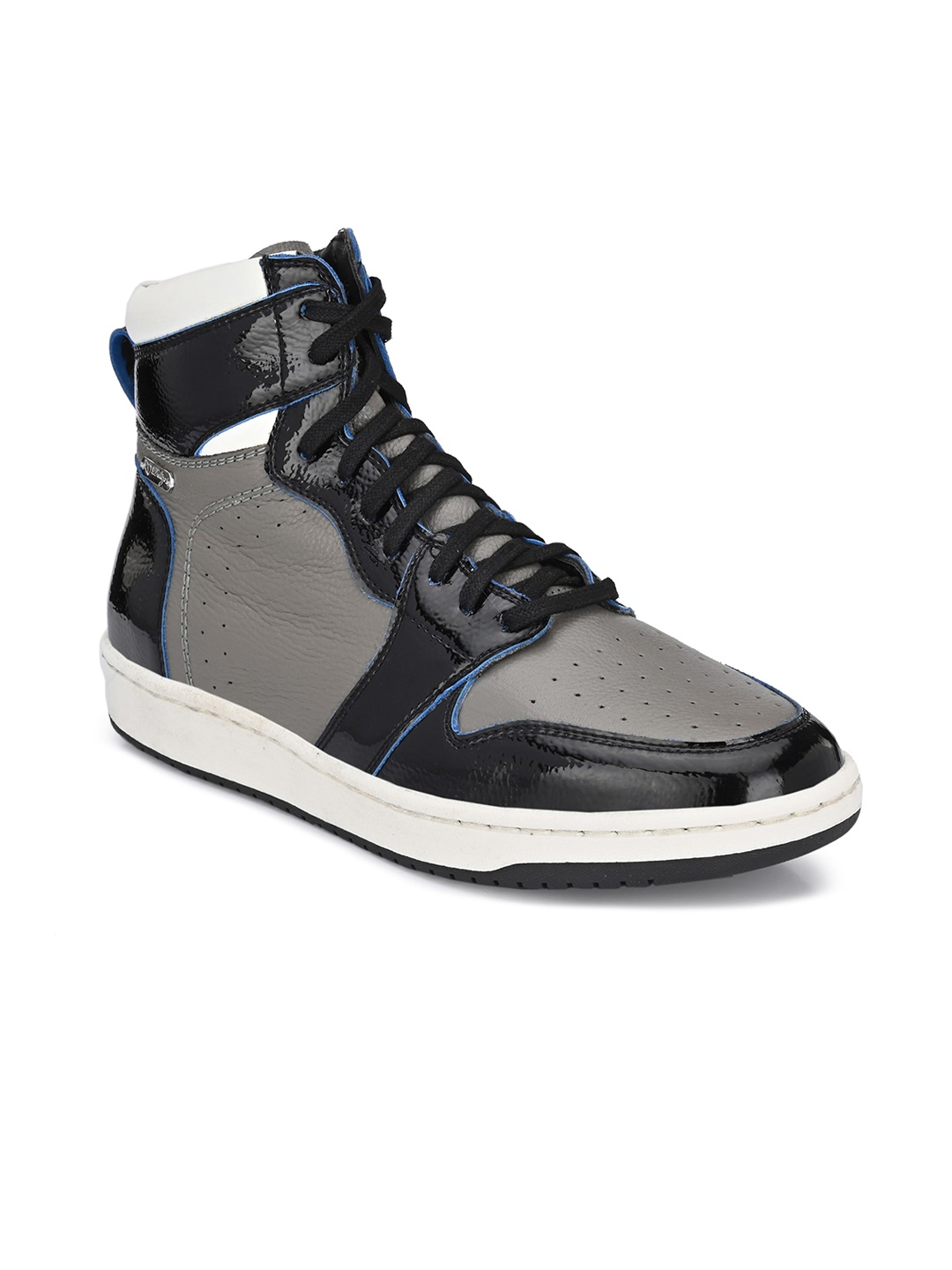 

Delize Men Black Colourblocked Sneakers