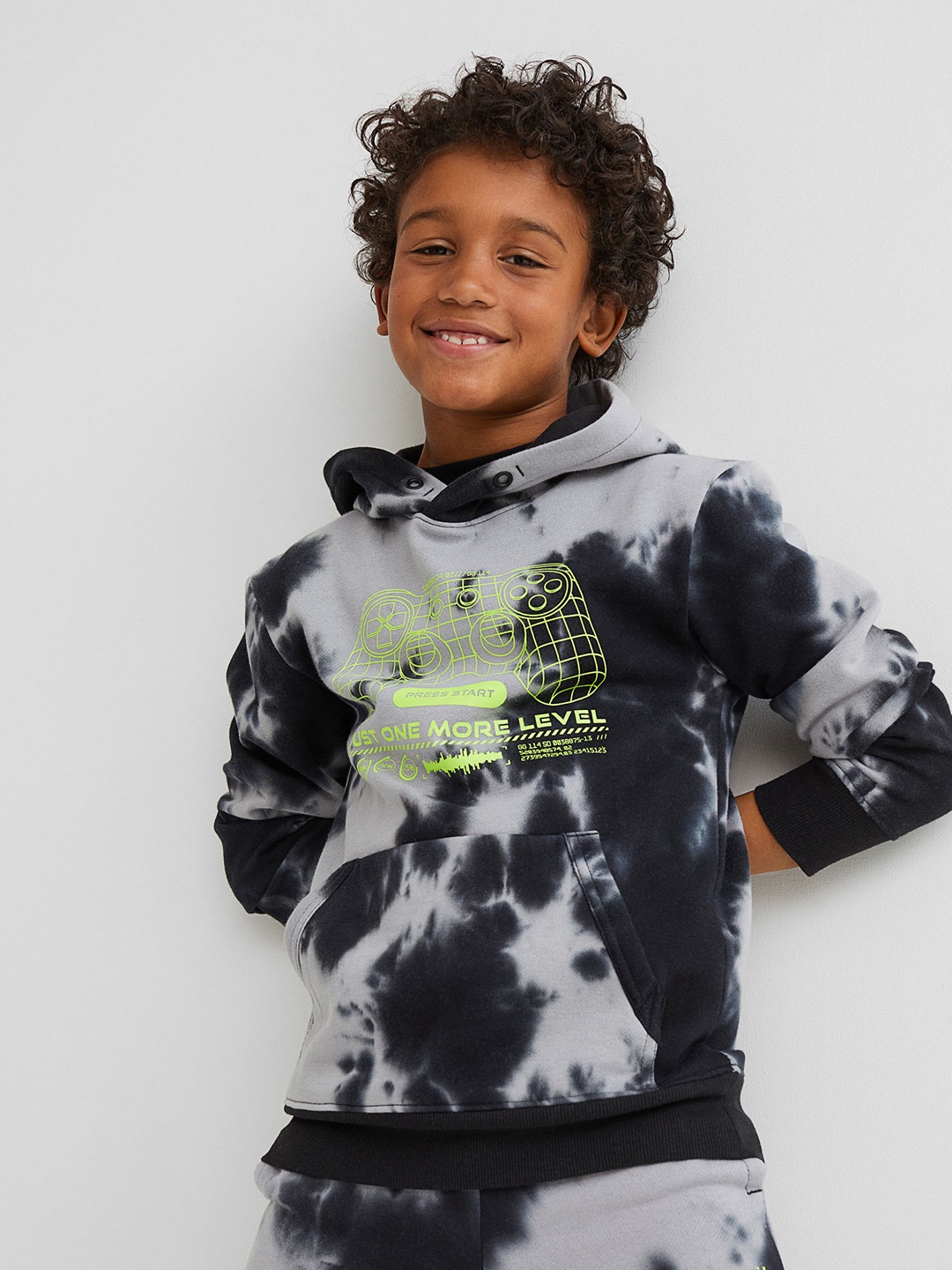 

H&M Boys Grey & Navy Blue Hoodie