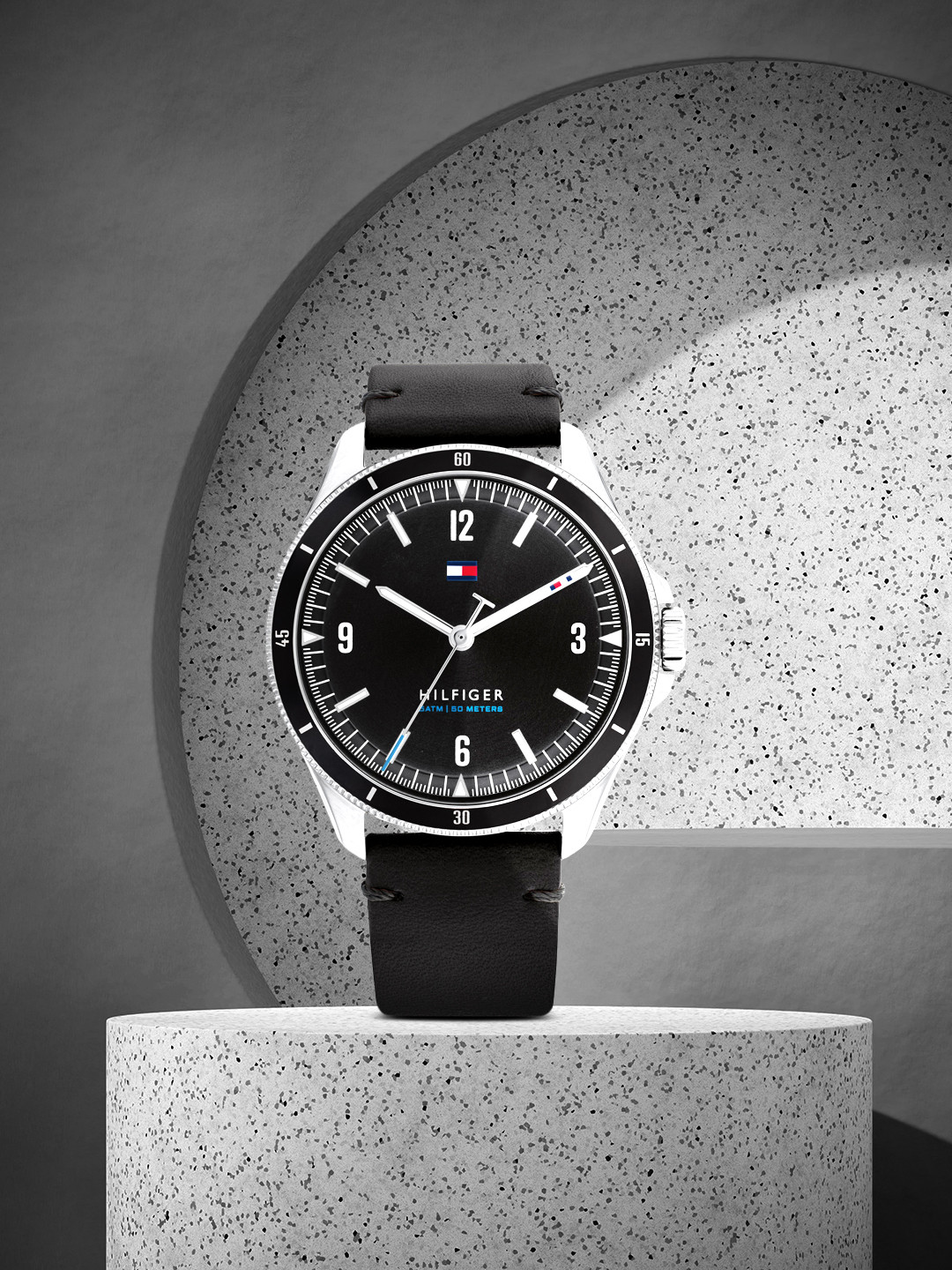 

Tommy Hilfiger Men Black Patterned Dial & Leather Straps Analogue Watch - TH1791904W