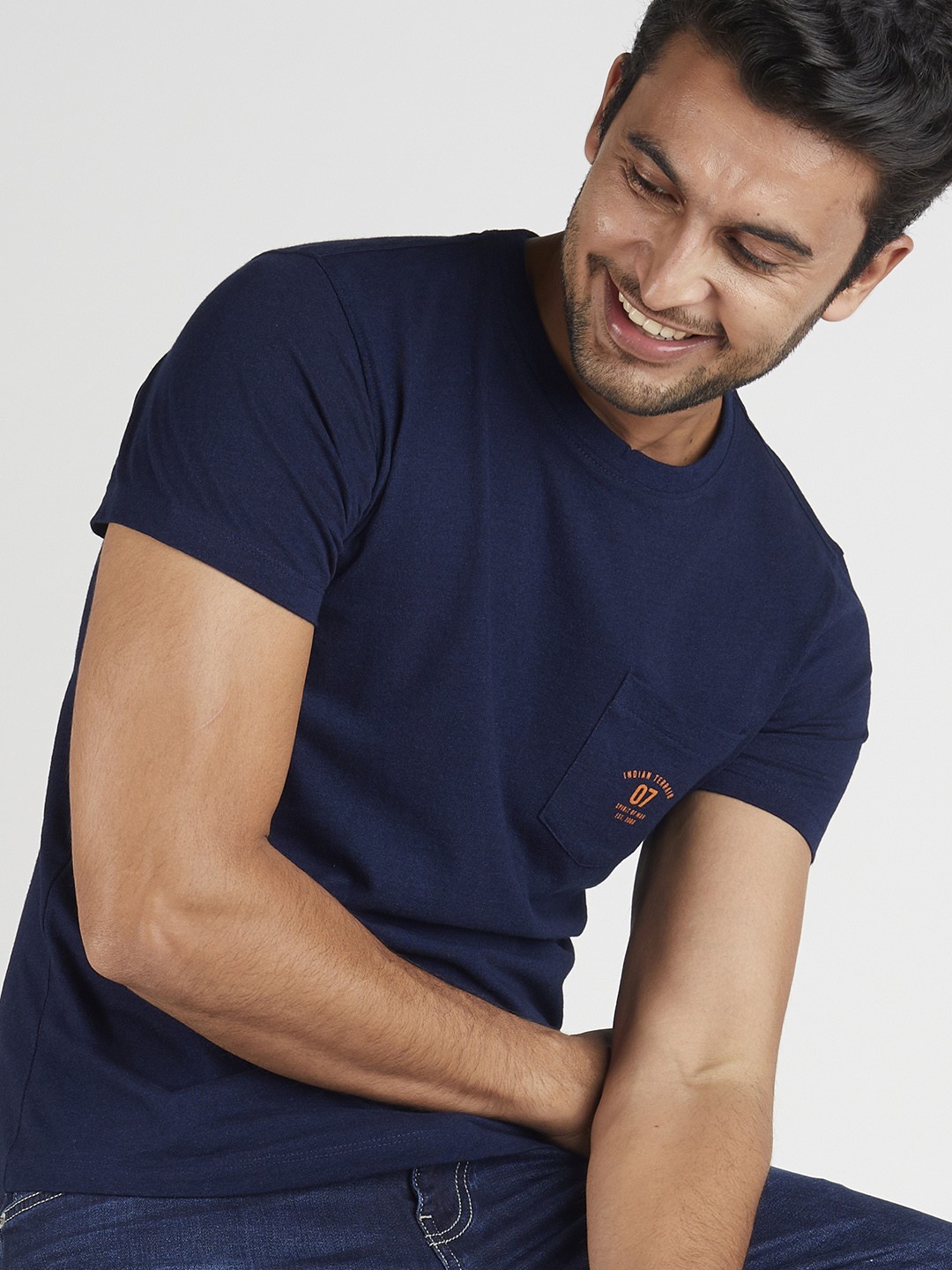 

Indian Terrain Men Navy Blue Solid Round Neck T-shirt