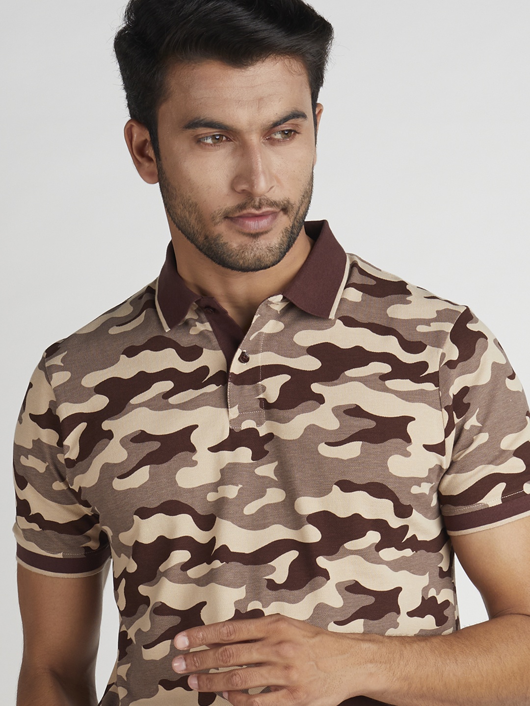 

Indian Terrain Men Brown & Beige Camouflage Printed Polo Collar T-shirt