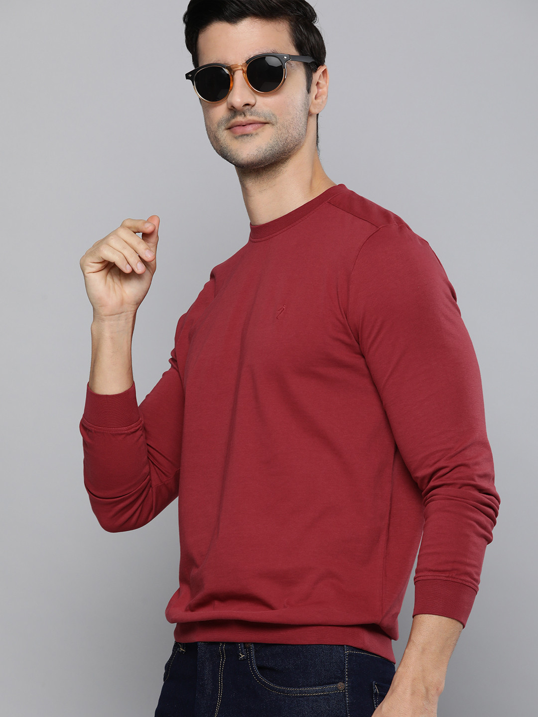 

Indian Terrain Men Maroon Solid Round Neck Pure Cotton T-shirt