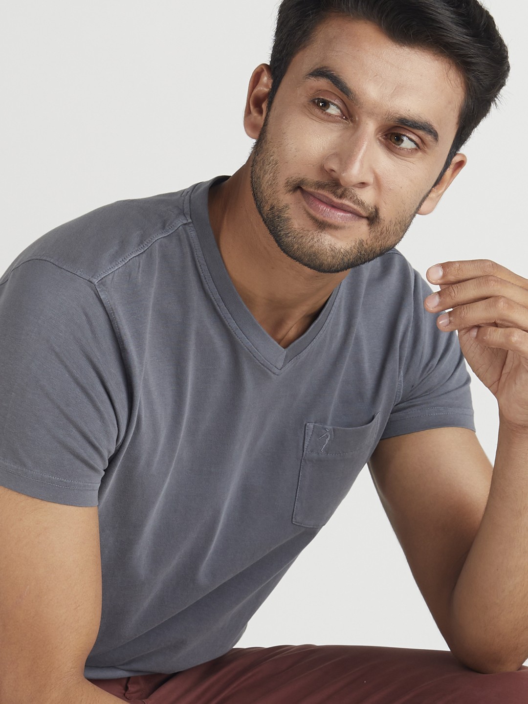 

Indian Terrain Men Grey V-Neck T-shirt