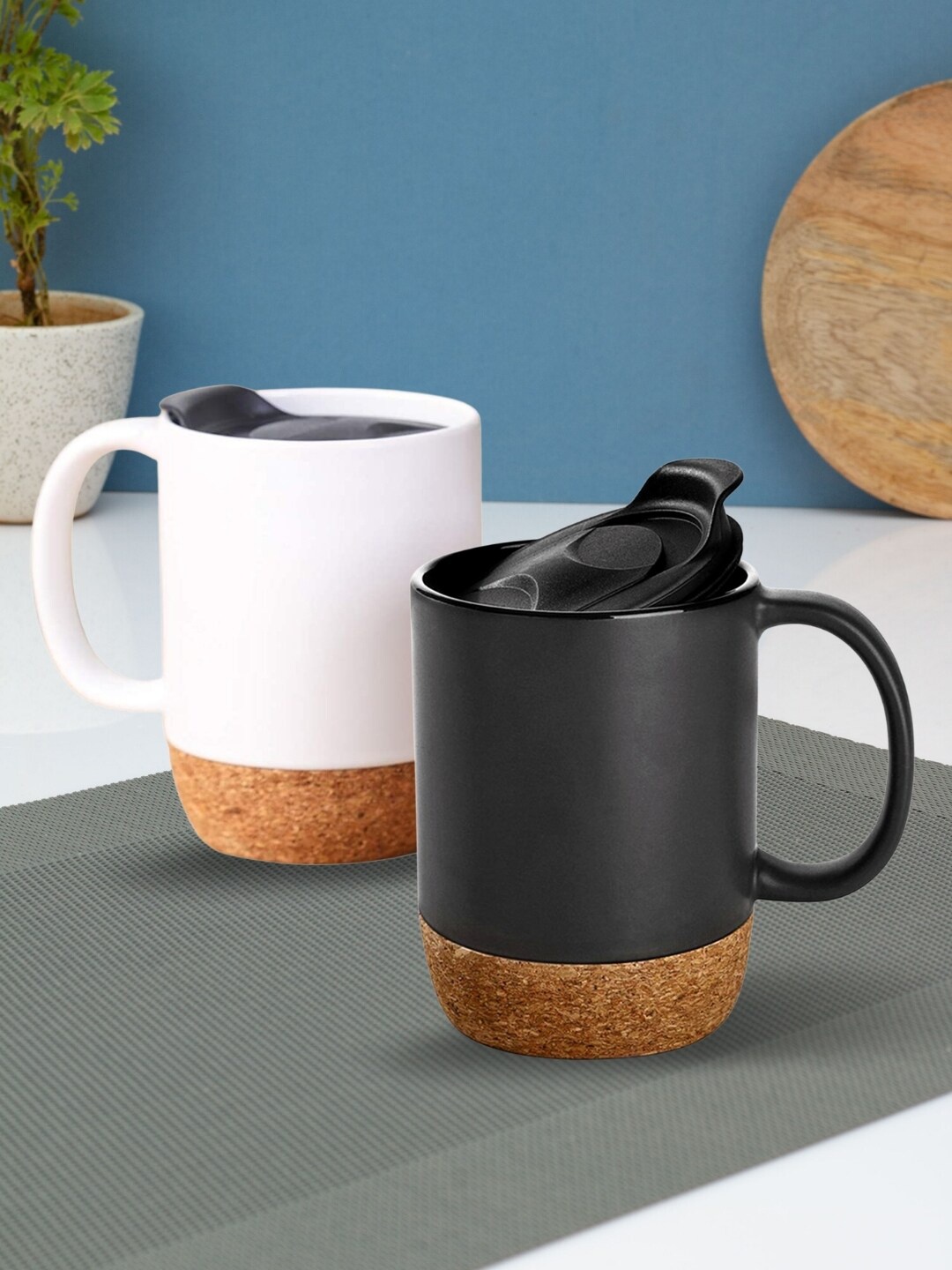 

JCPL Fine Ceramic 2 Pieces Black & White Solid Glossy Insulated Cork Base Mugs With Splash