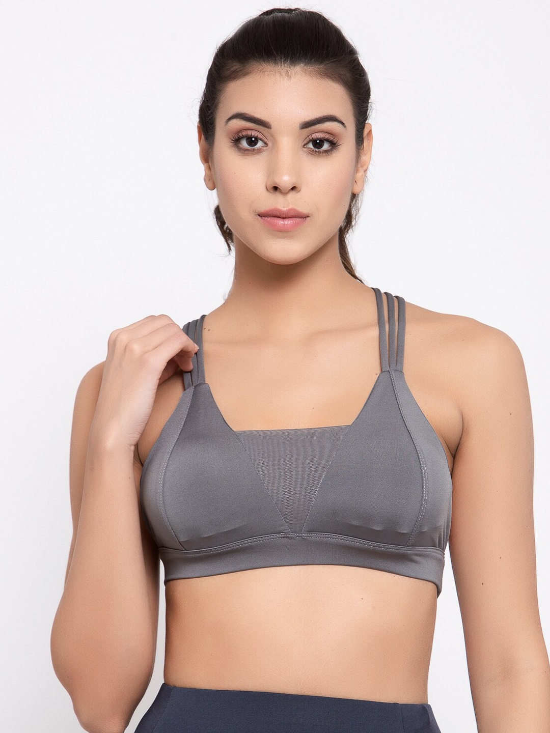 

Laceandme Women Grey Solid Lightly Padded Sports Bra