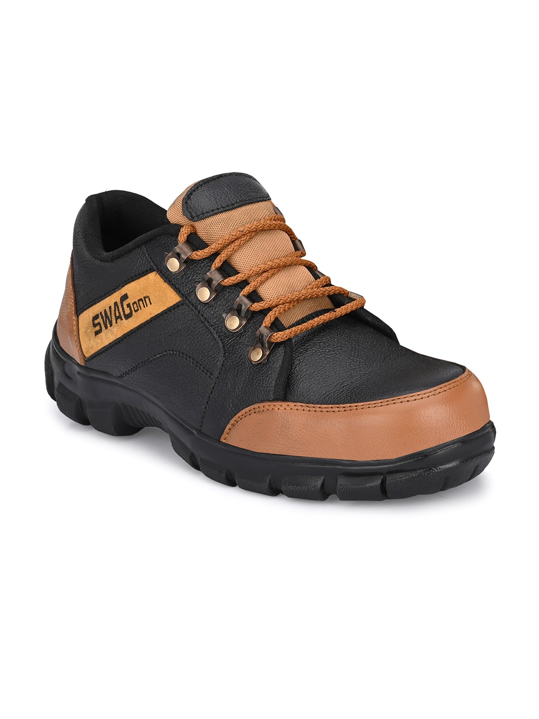 

Hundo P Men Black Leather Trekking Non-Marking Shoes