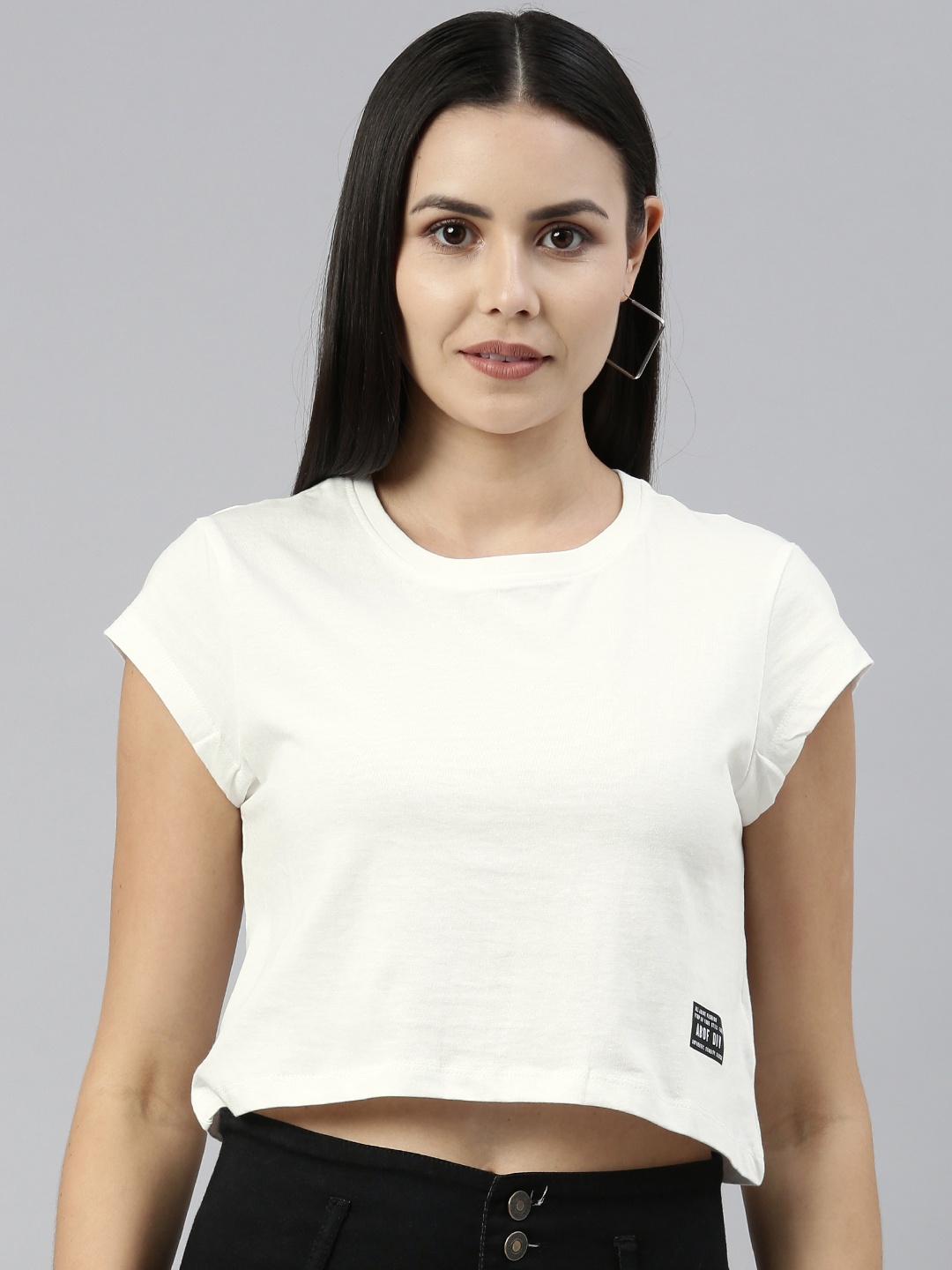 

abof Women White Solid Round-Neck Pure Cotton Crop T-shirt