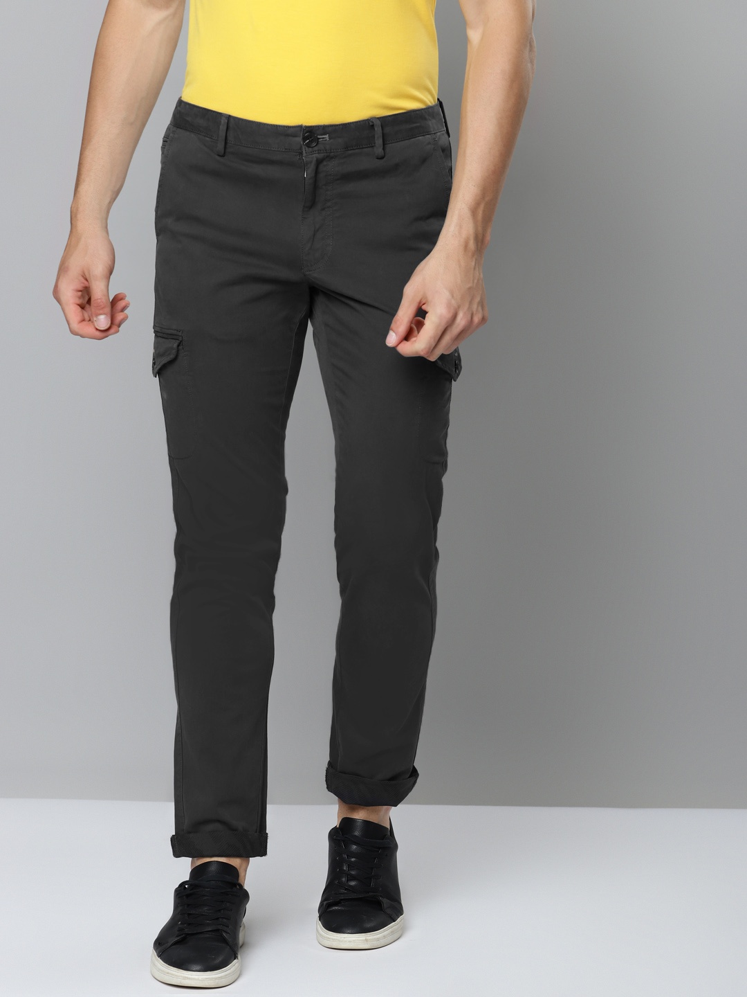 

Indian Terrain Men Charcoal Grey Solid Dyed Brooklyn Slim Fit Cargos