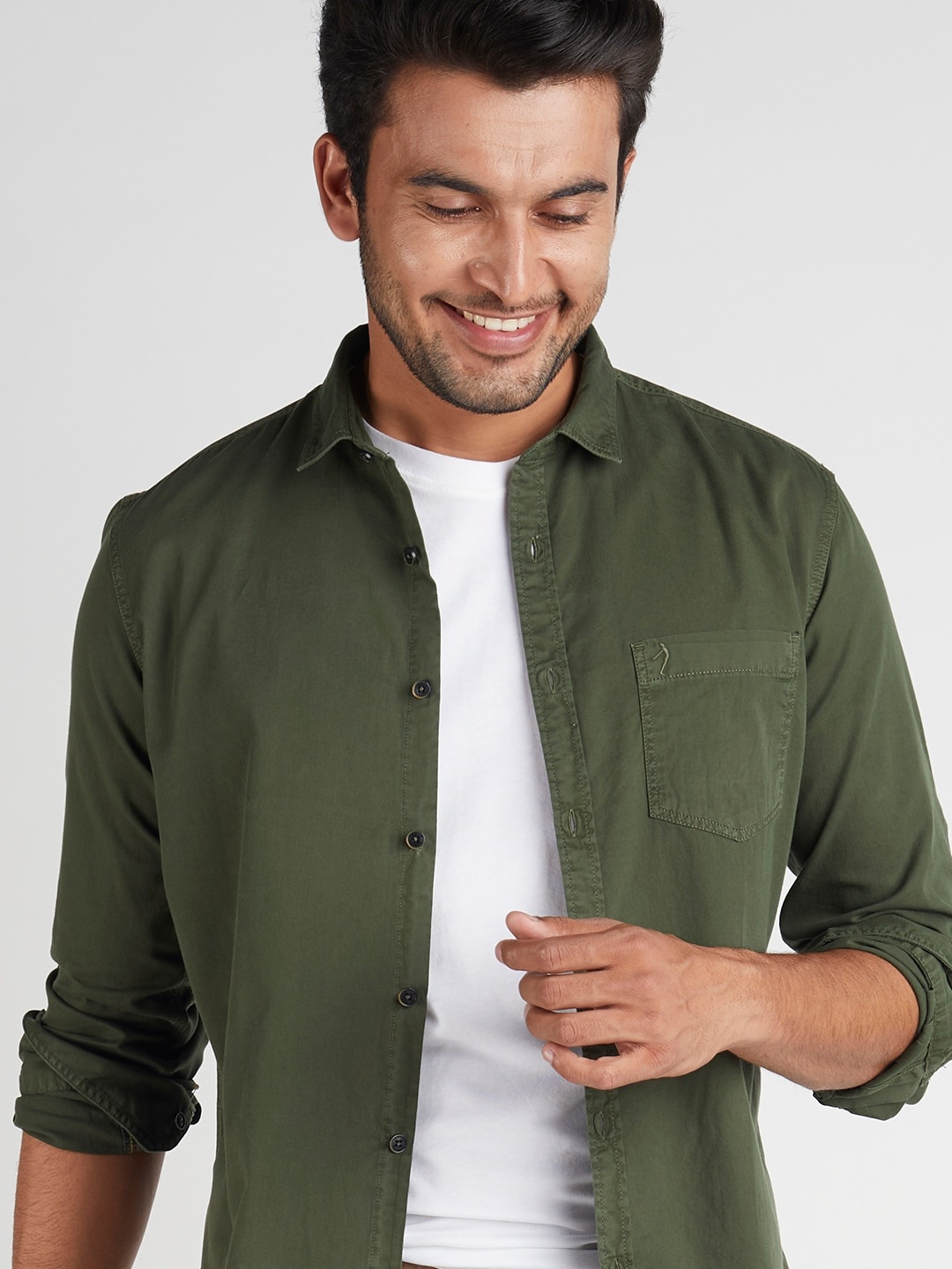 

Indian Terrain Men Green Slim Fit Opaque Casual Shirt