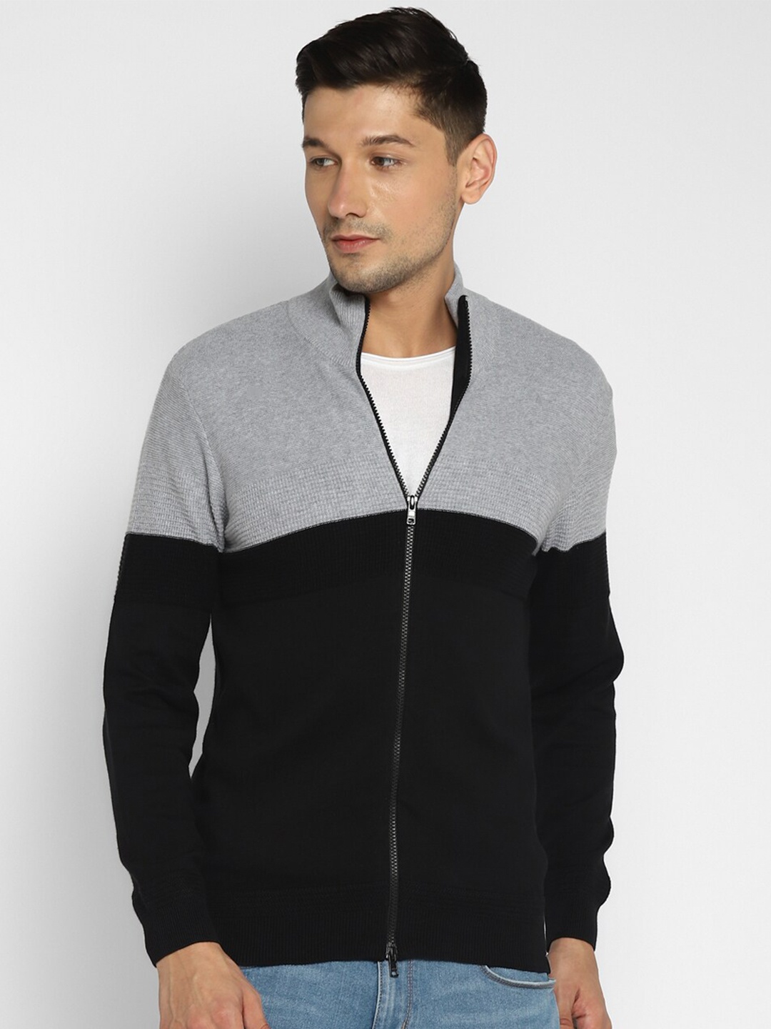 

Red Chief Men Grey & Navy Blue Colourblocked Cotton Cardigan