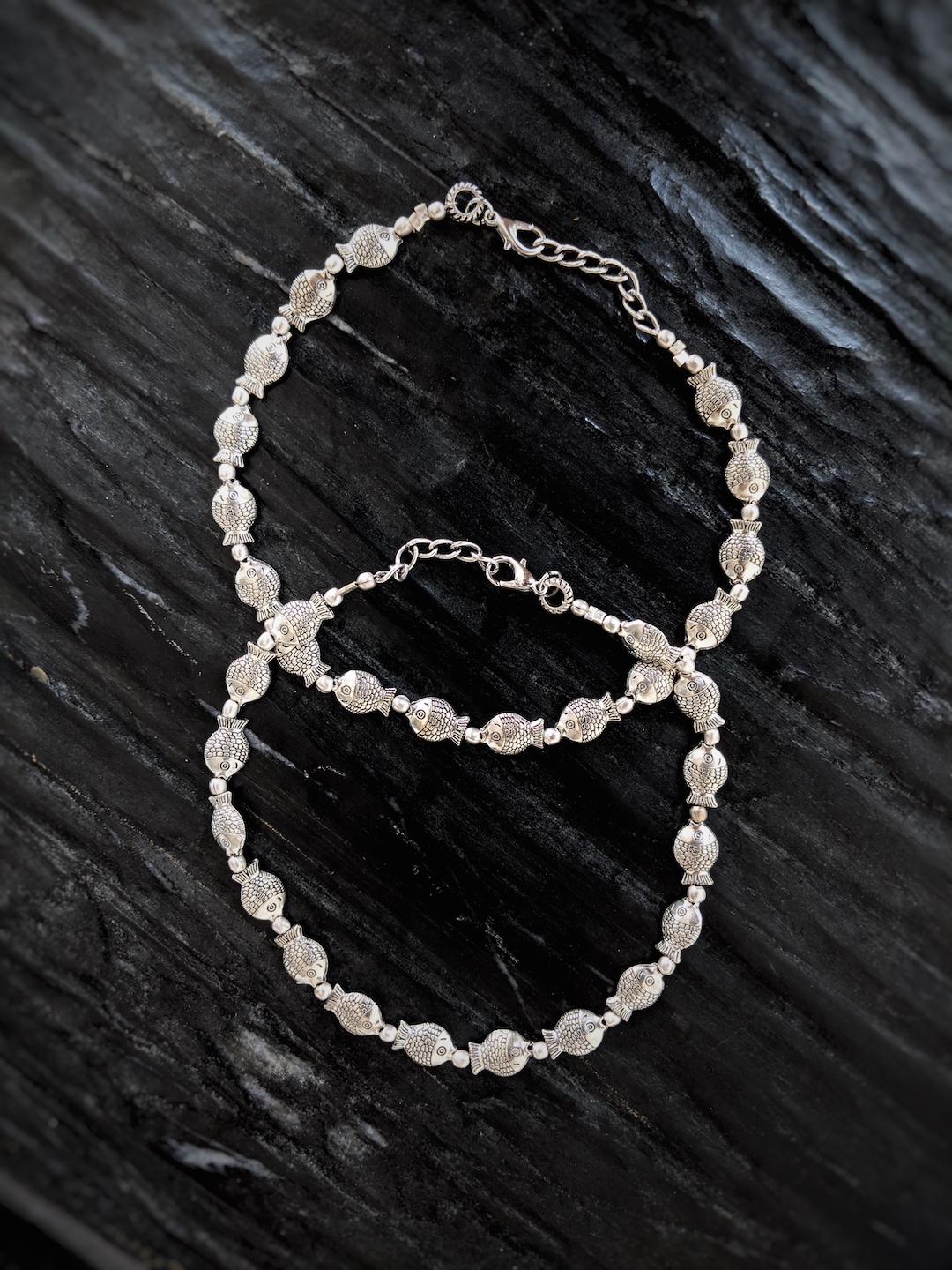 

Digital Dress Room Silver-Toned & Plated Oxidised Fish Design Anklets