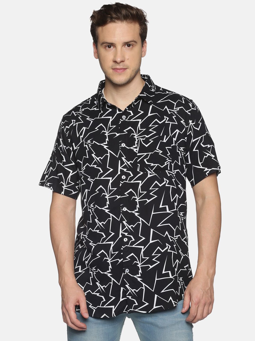 

Tusok Men Black Opaque Abstract Printed Casual Shirt