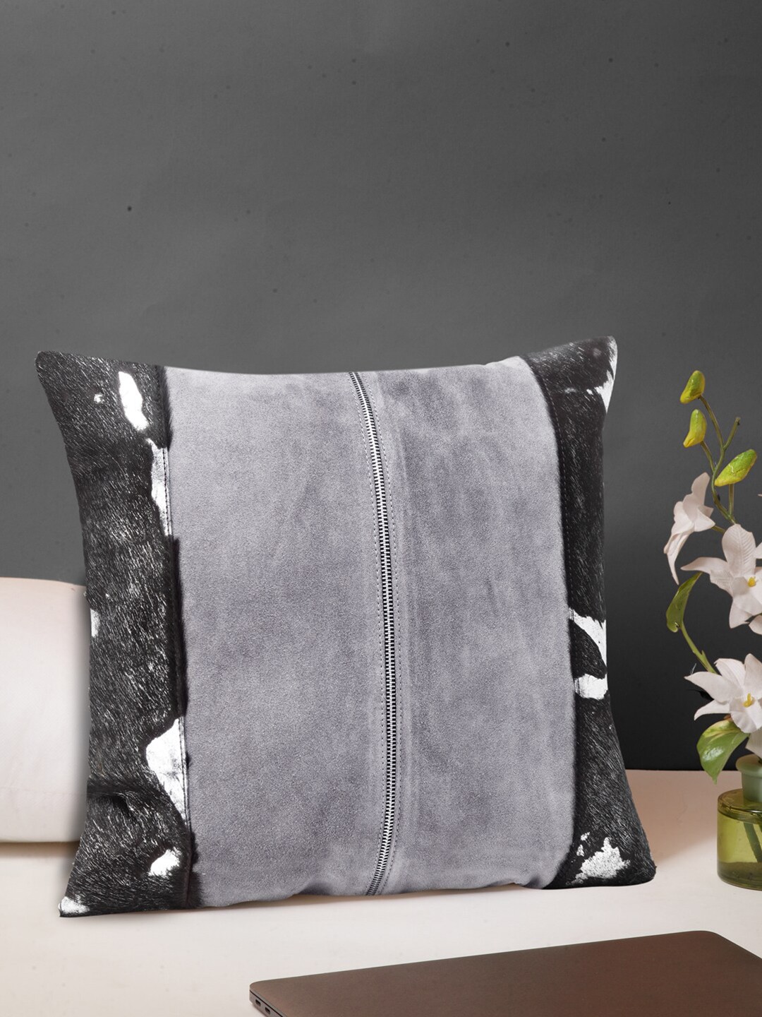 

IMUR Grey & White Leather Square Cushion Covers