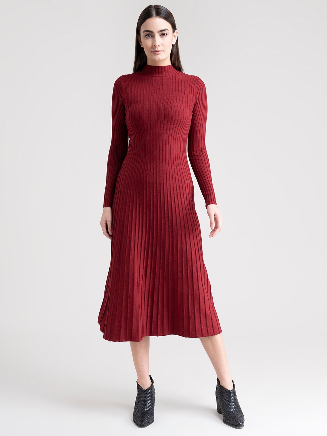 

FableStreet Maroon Rib Knit Midi Jumper Dress