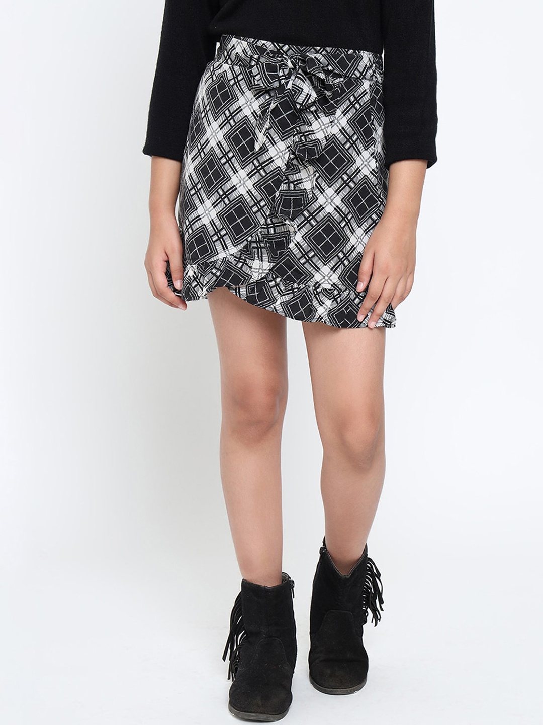 

Natilene Girls Black & White Checked A-line Mini Skirt