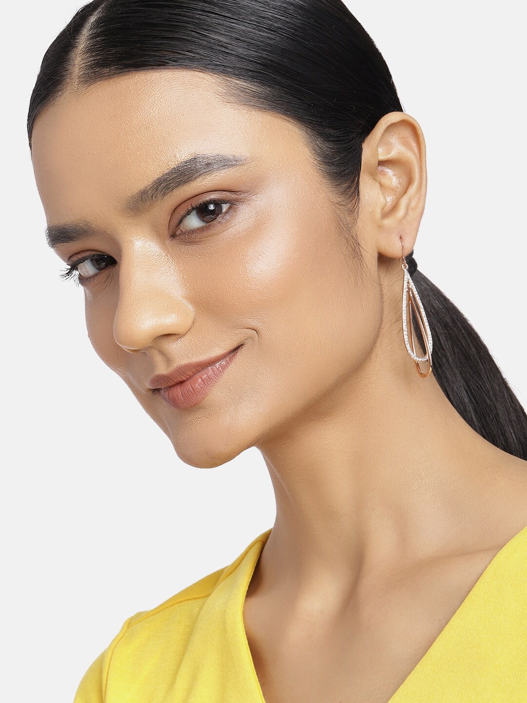 

Estele Rose Gold & White Contemporary Drop Earrings