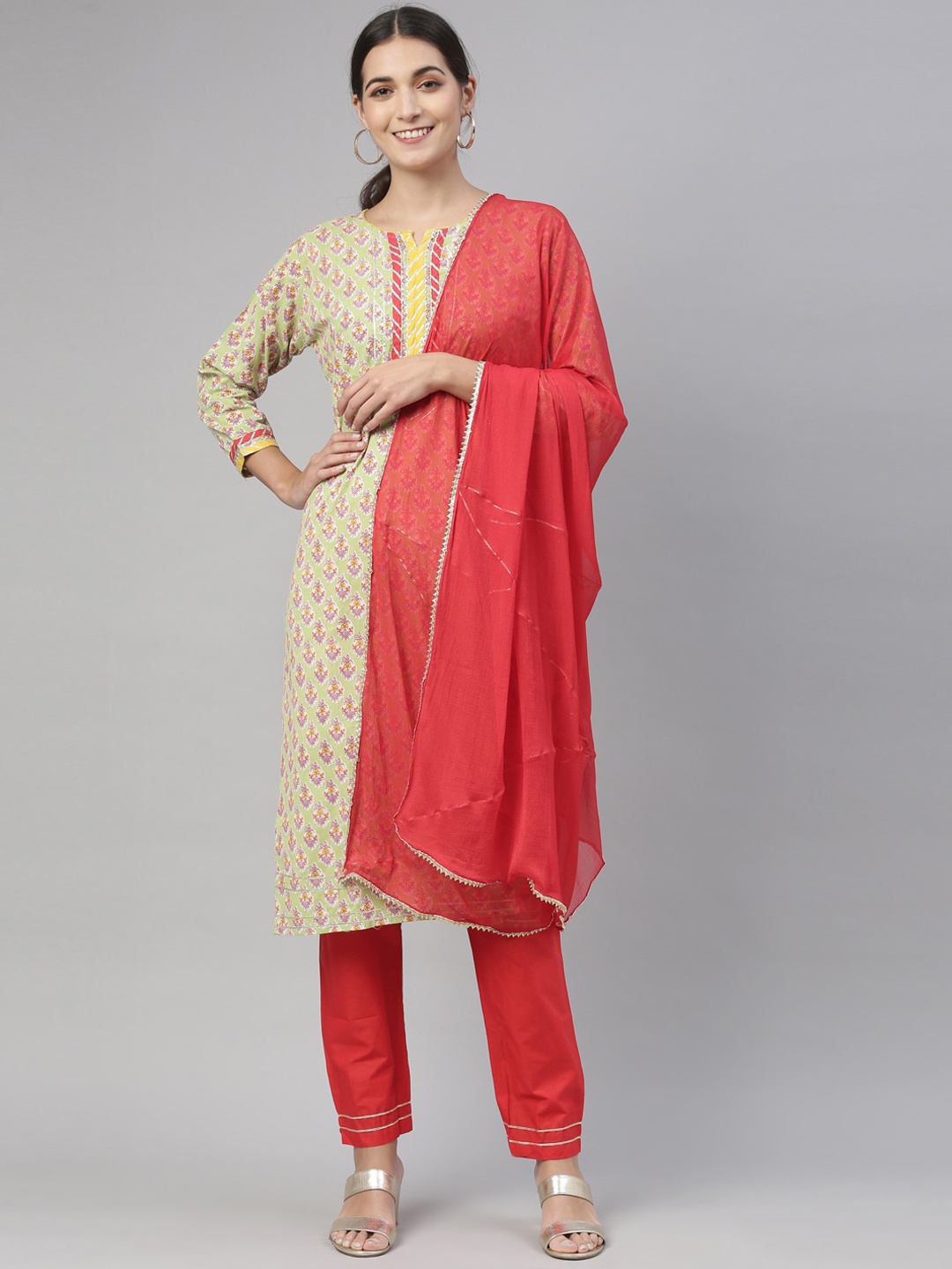 

Neerus Women Olive & Red Ethnic Motifs Printed Pure Cotton Kurta With Trousers & Dupatta