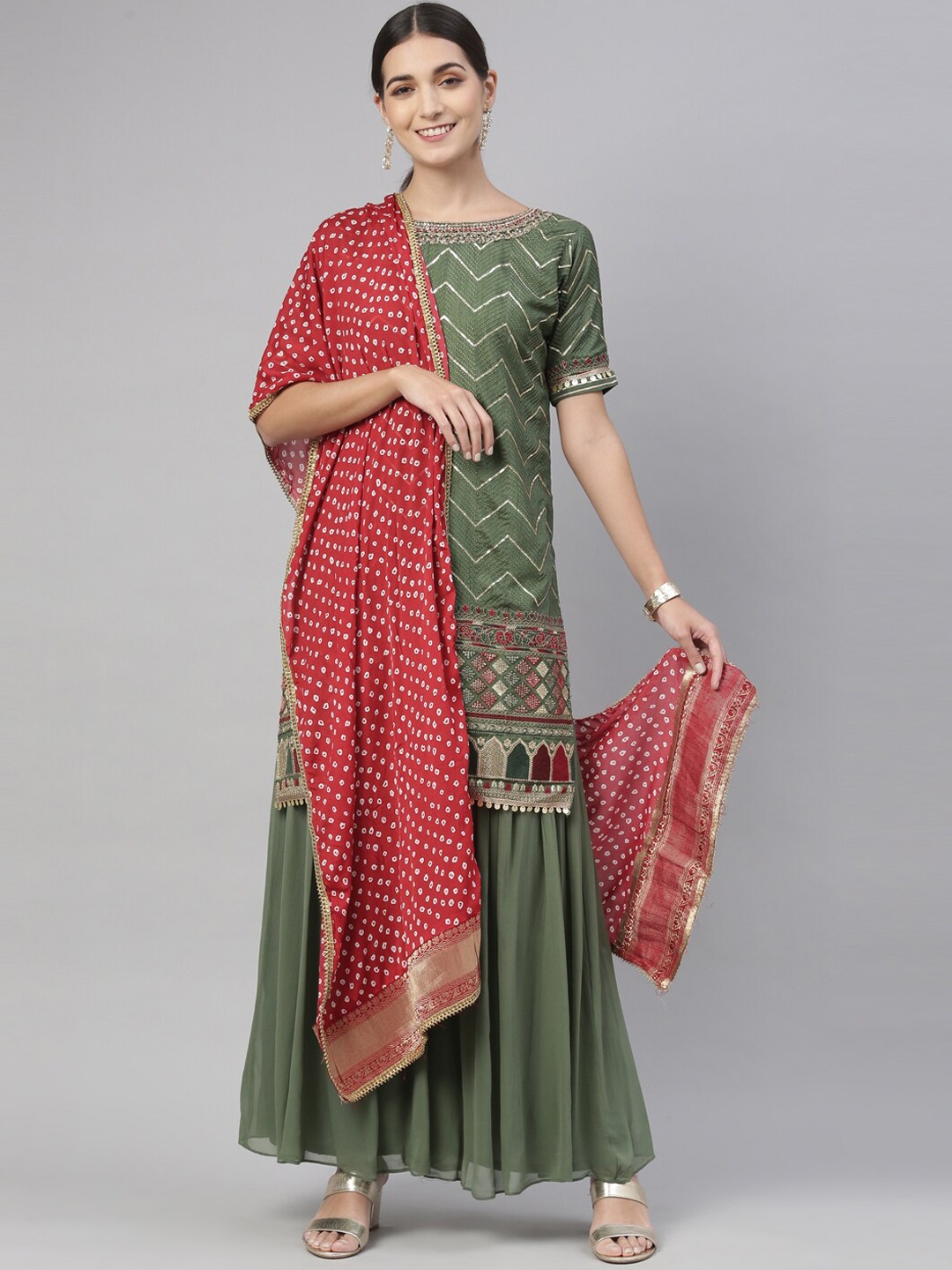

Neerus Women Green & Red Embroidered Regular Sequinned Chanderi Kurta Set