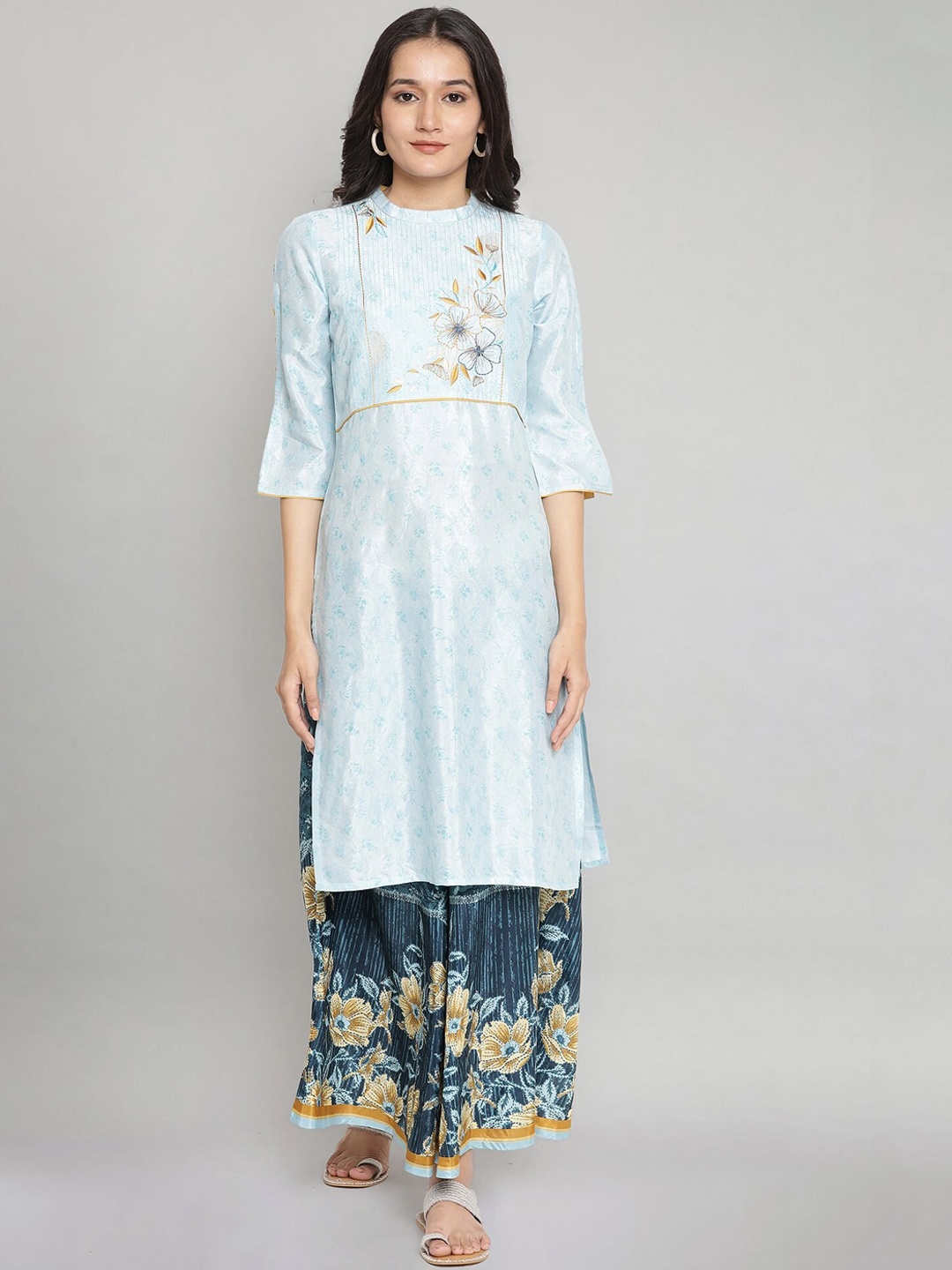

AURELIA Women Blue Floral Thread Work Straight Kurta