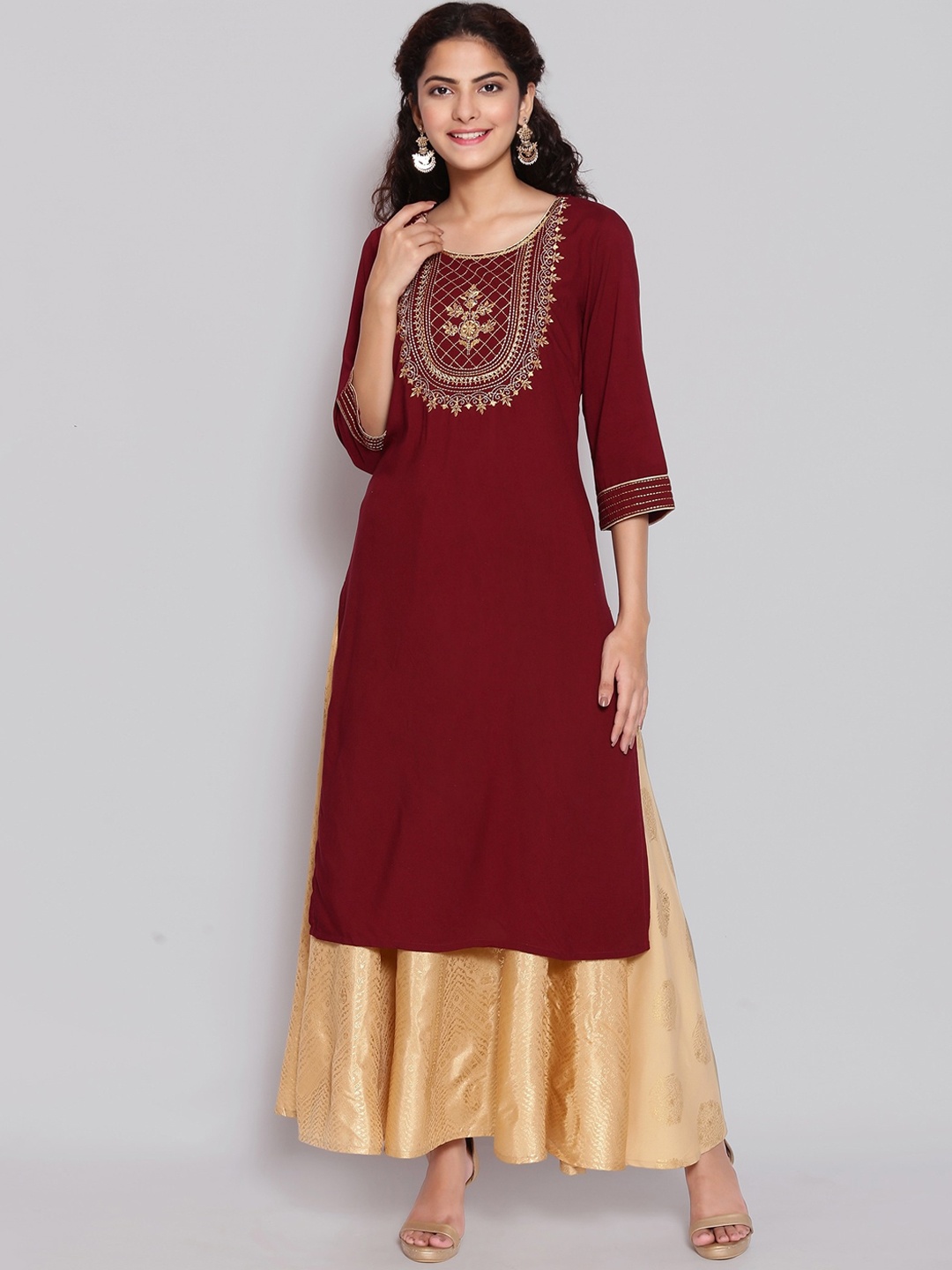 

AURELIA Women Maroon & Gold-Toned Floral Embroidered Thread Work Floral Kurta