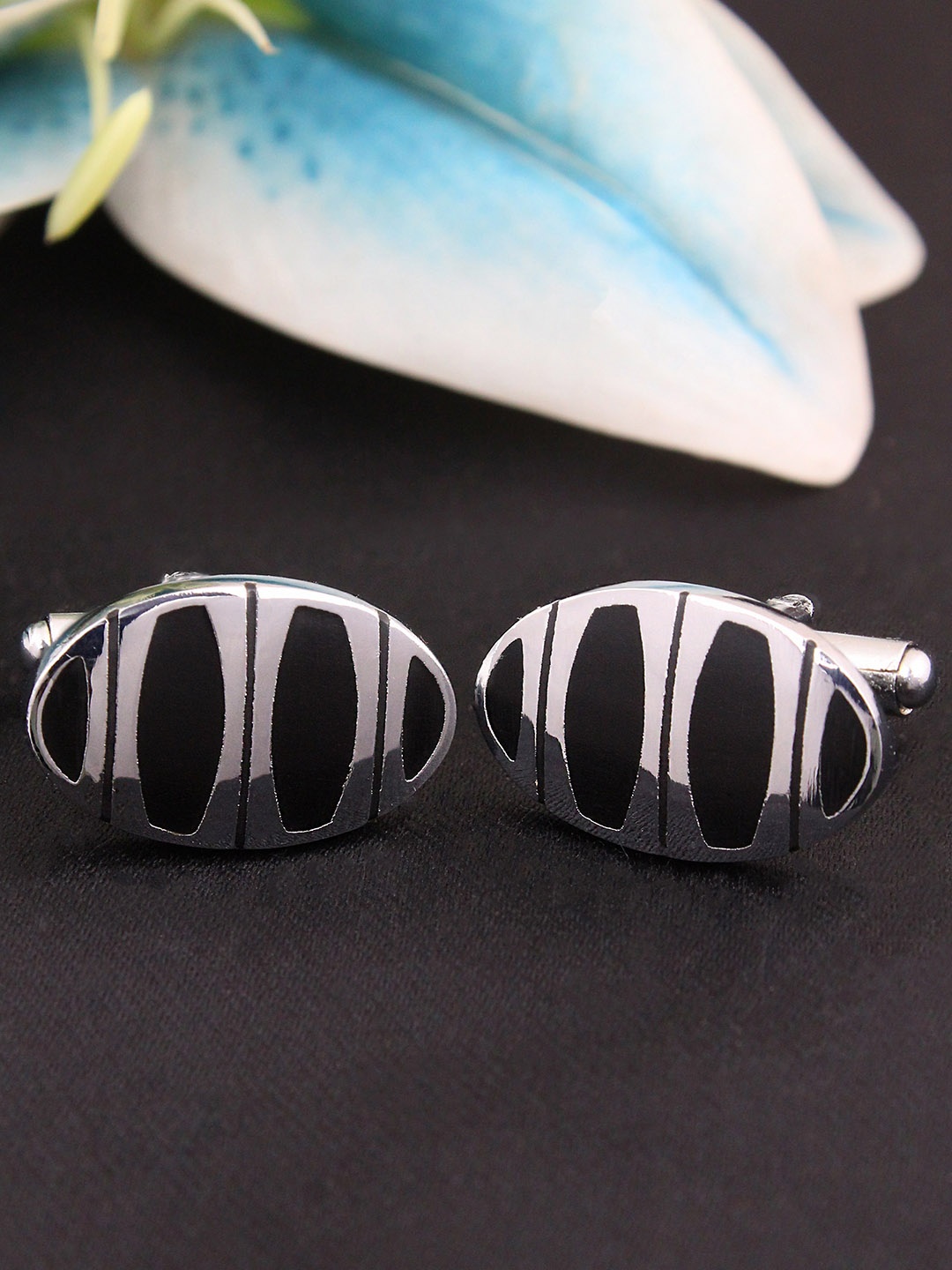 

KOVOVE Black & Silver-Toned The Harmonic Cufflink