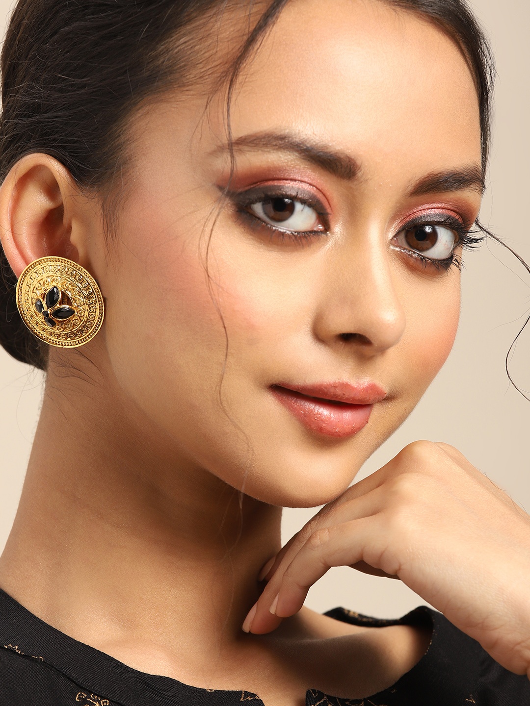 

Anouk Set of 2 Gold-Toned Stone-Studded & Beaded Earrings