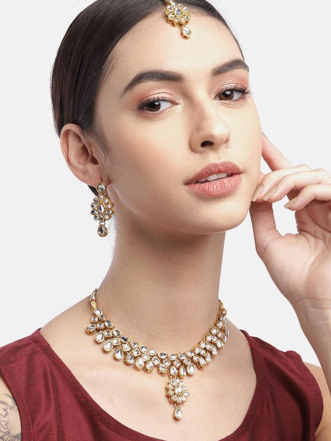 

Anouk Women Gold & Off-White Kundan Studded Necklace