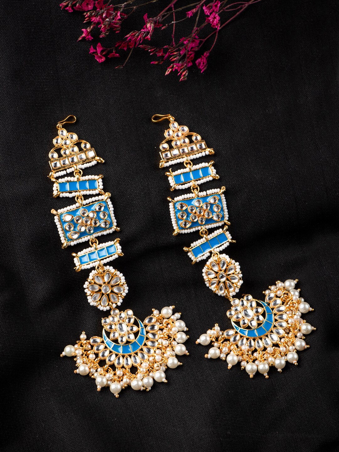 

MORKANTH JEWELLERY Blue Gold-Plated Kundan-Studded Chandbalis with Ear Chain