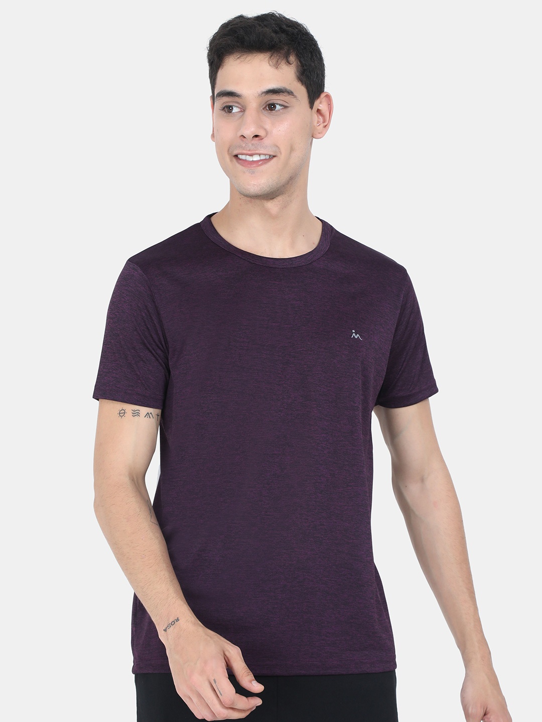 

Masculino Latino Men Aubergine Outdoor T-shirt with Grindle Effect, Purple