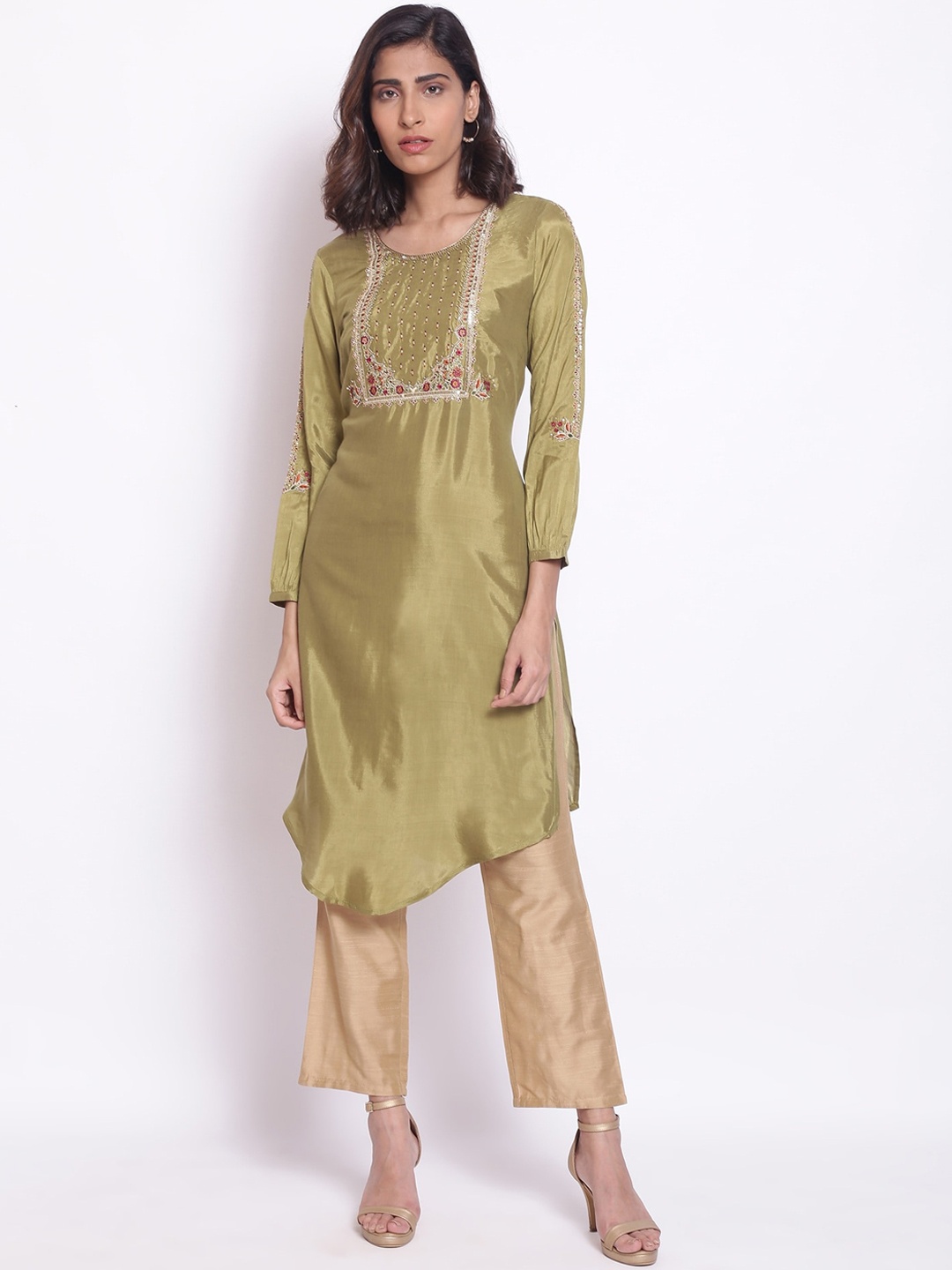 

WISHFUL Women Green Yoke Embroidered Puff Sleeves A-line Kurta