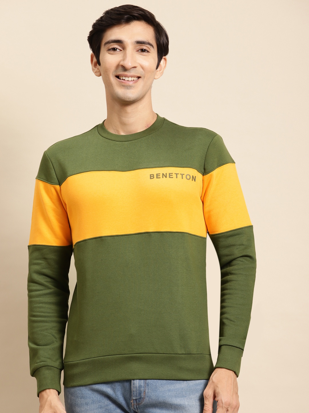 

United Colors of Benetton Men Olive Green Colourblocked Sweatshirt