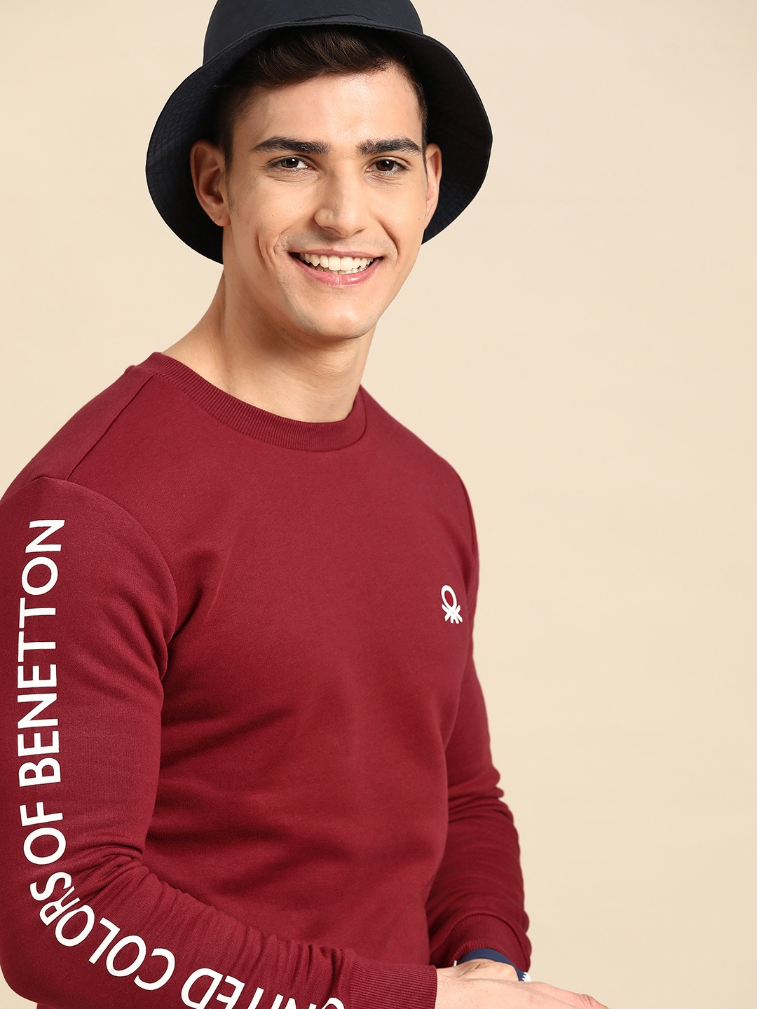 

United Colors of Benetton Men Maroon Solid Sweatshirt with Printed Detail