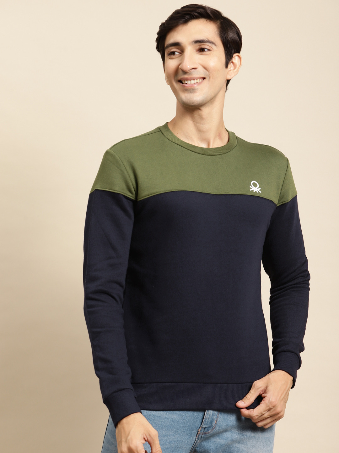 

United Colors of Benetton Men Olive Green Colourblocked Sweatshirt