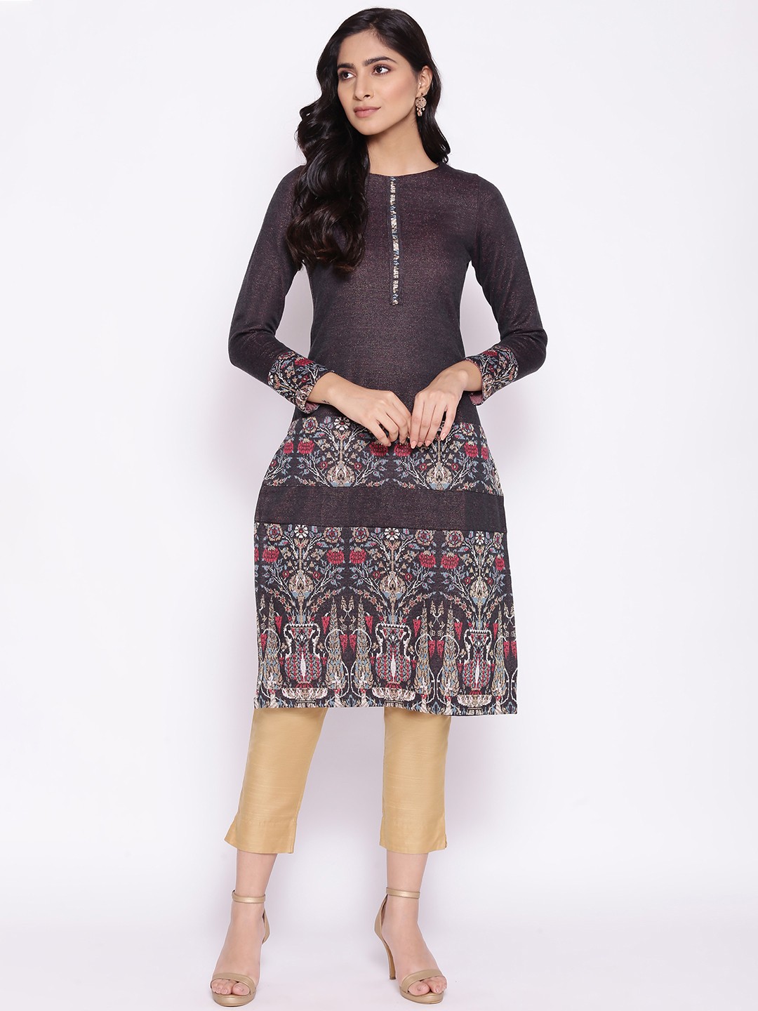 

W Women Grey & Red Floral Printed Kurta