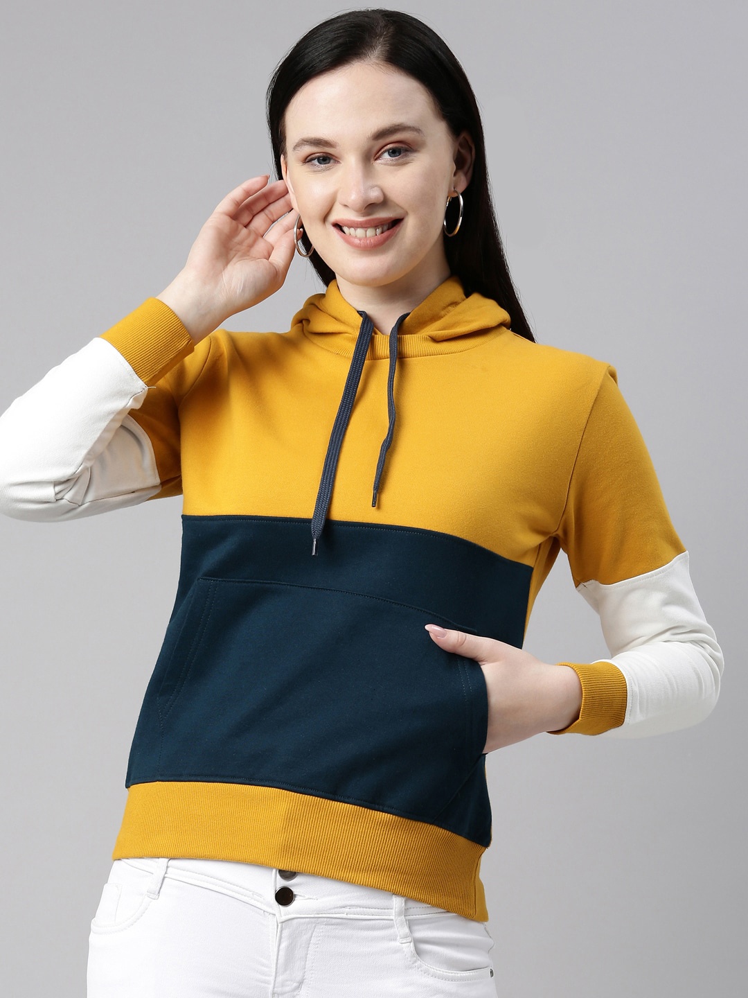 

Bailey sells Women Yellow Colourblocked Hooded Sweatshirt