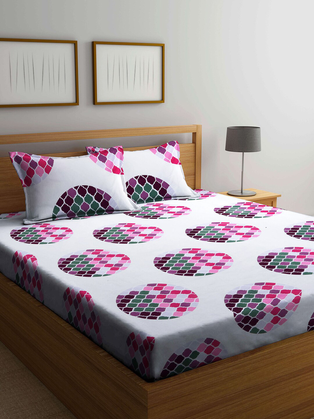 

KLOTTHE Geometric Printed 300 TC King Bedsheet with 2 Pillow Covers, Multi