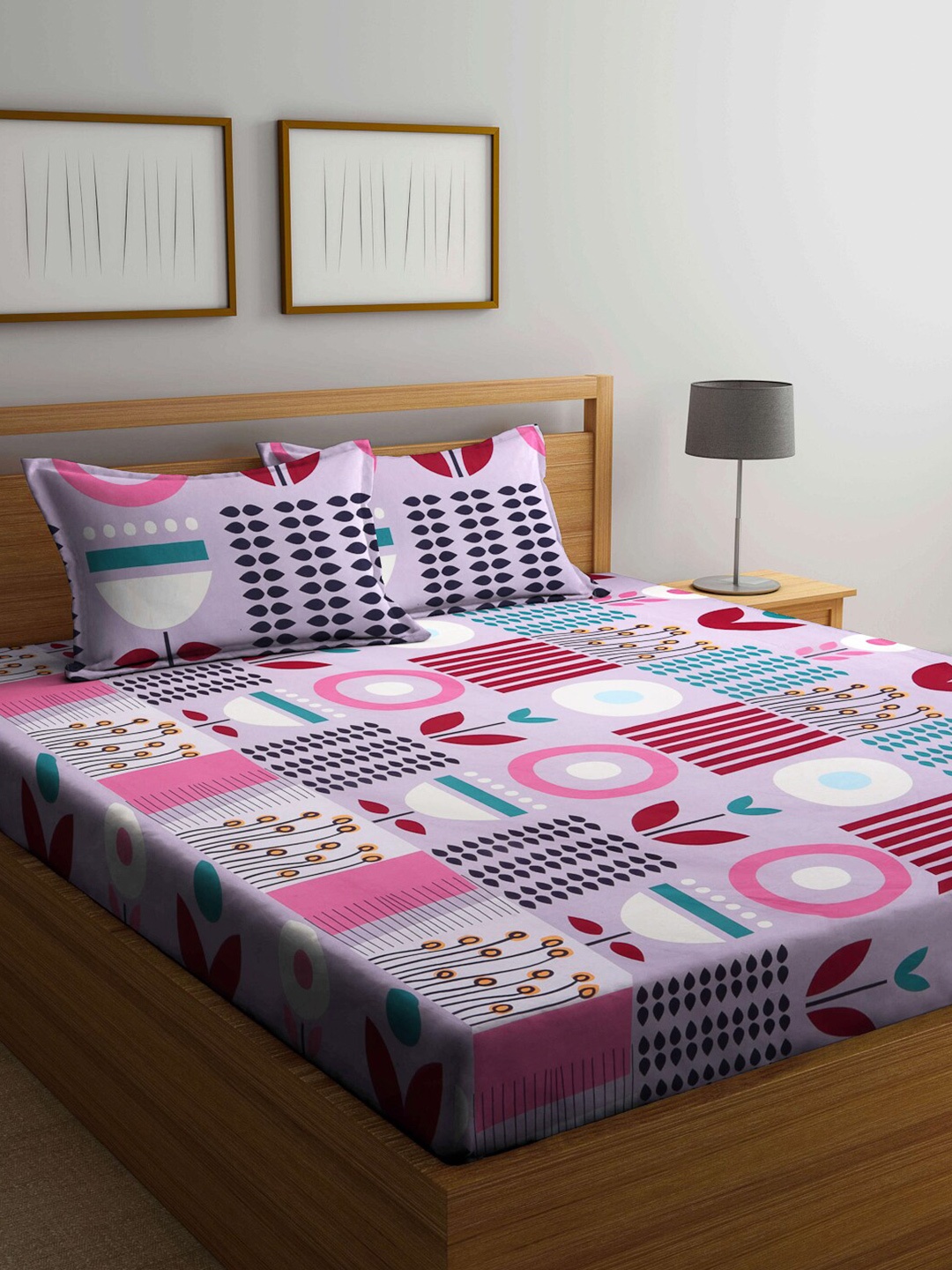 

KLOTTHE Geometric Printed 300 TC King Bedsheet with 2 Pillow Covers, Pink