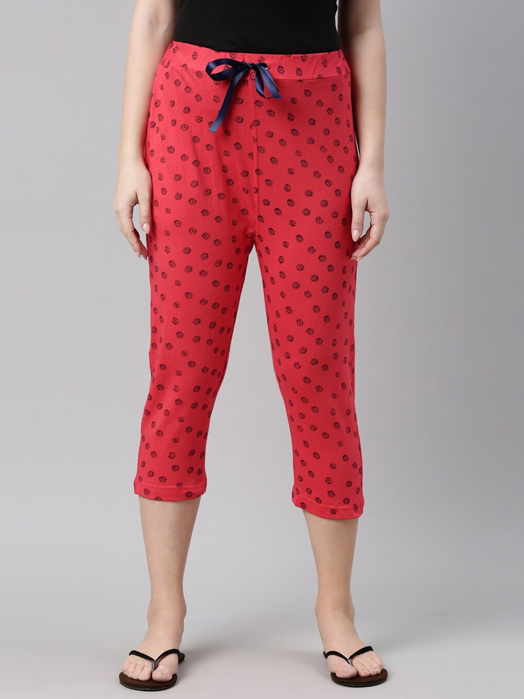 

Enviously Young Women Fuchsia & Black Printed Pure Cotton Capris