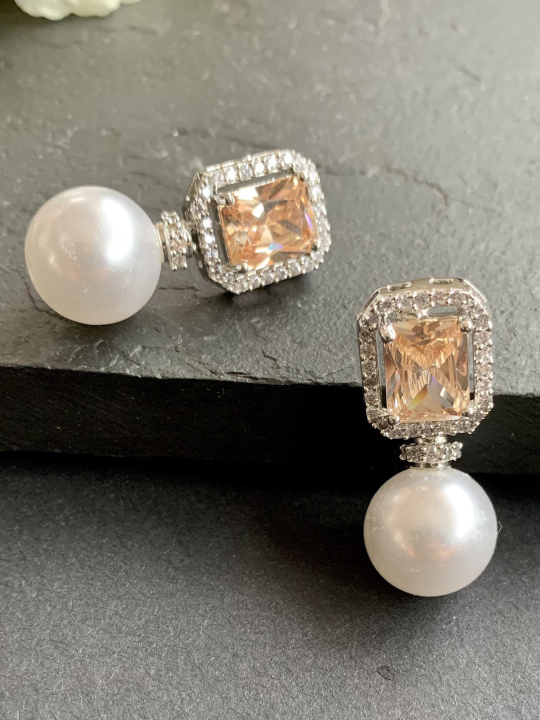 

Queen Be Yellow Pearl Drop Earrings