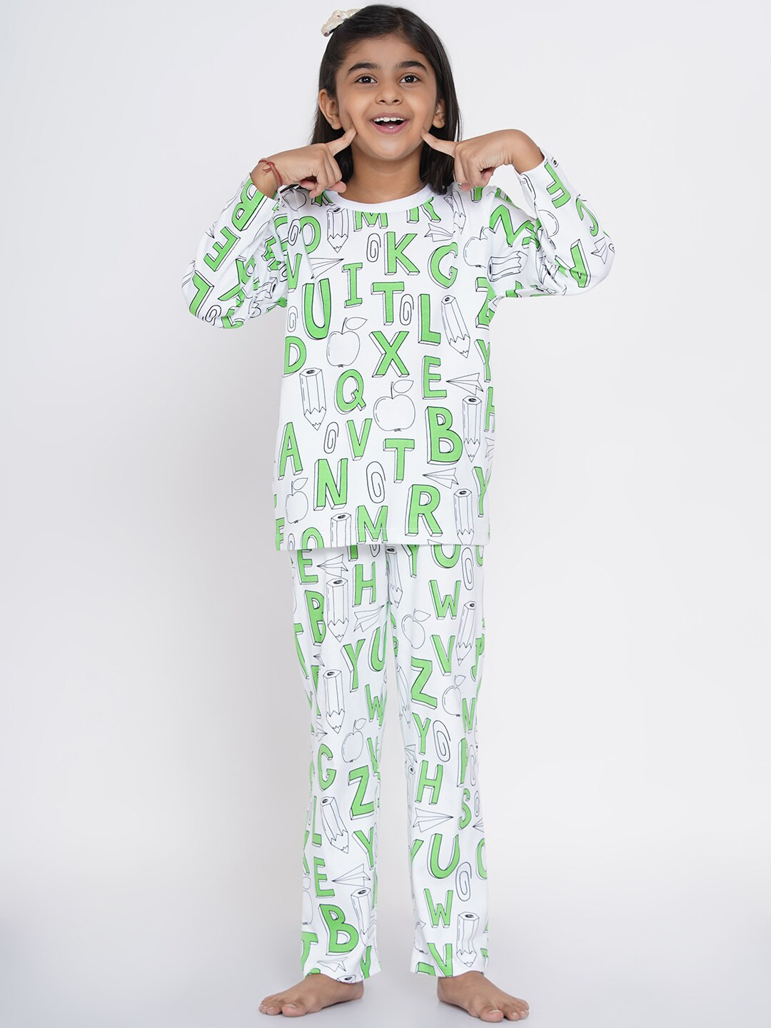 

berrytree Girls Green & White Printed Organic Cotton Night suit