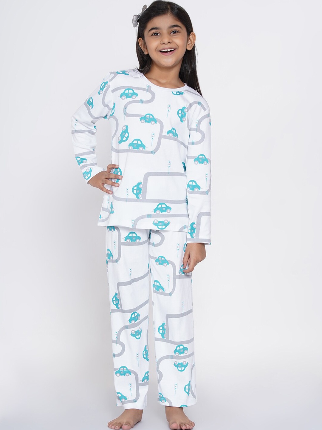 

berrytree Girls White & Green Printed Organic Cotton Night suit