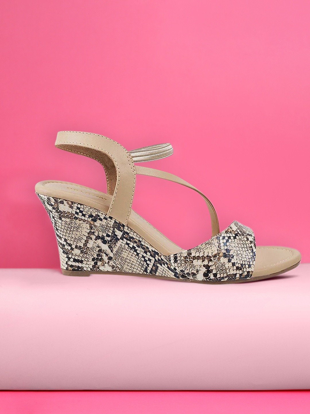 

WALKWAY by Metro Women Beige & Black Printed Wedge Heels