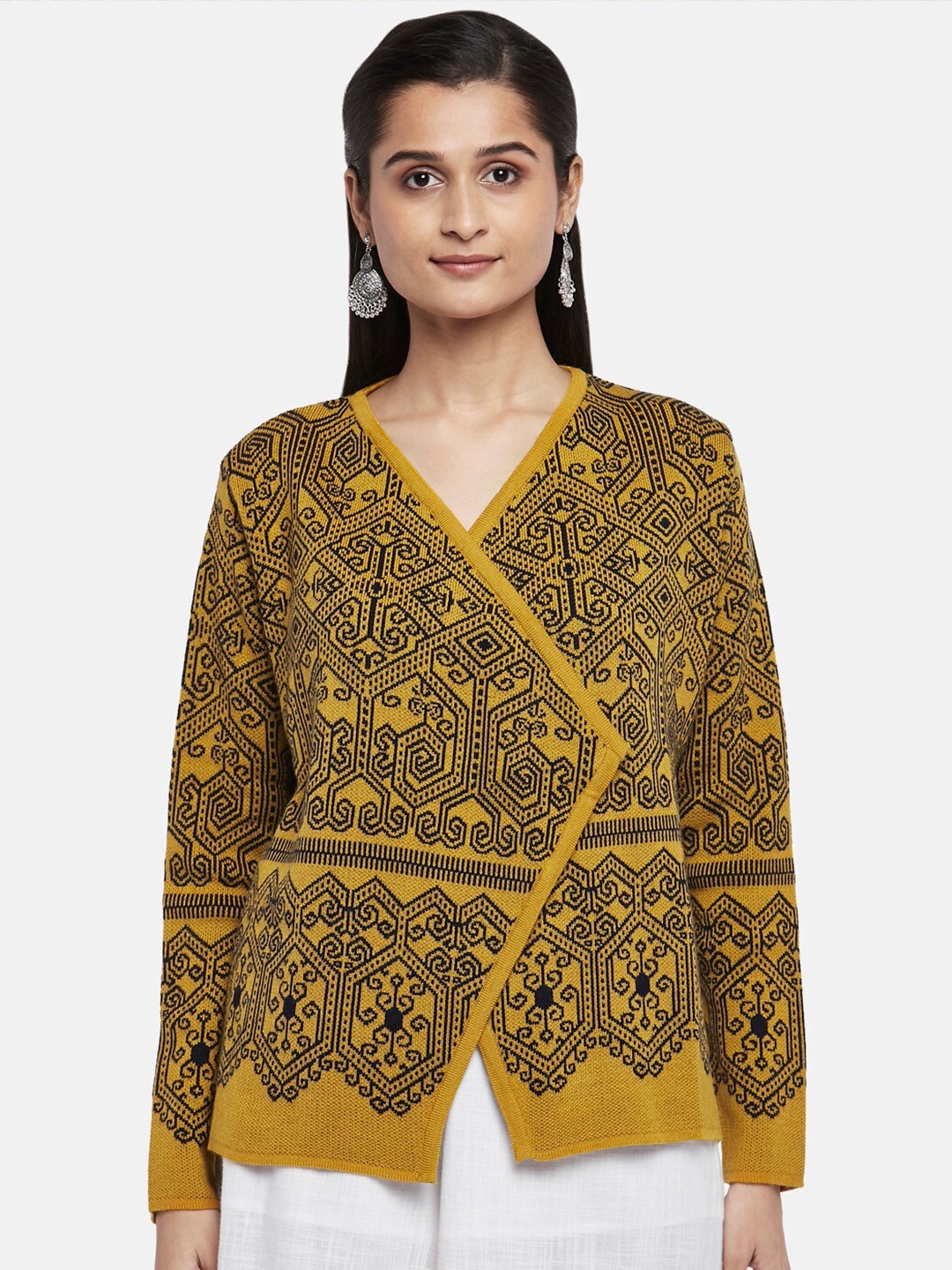 

AKKRITI BY PANTALOONS Women Mustard & Black Self Design Shrug