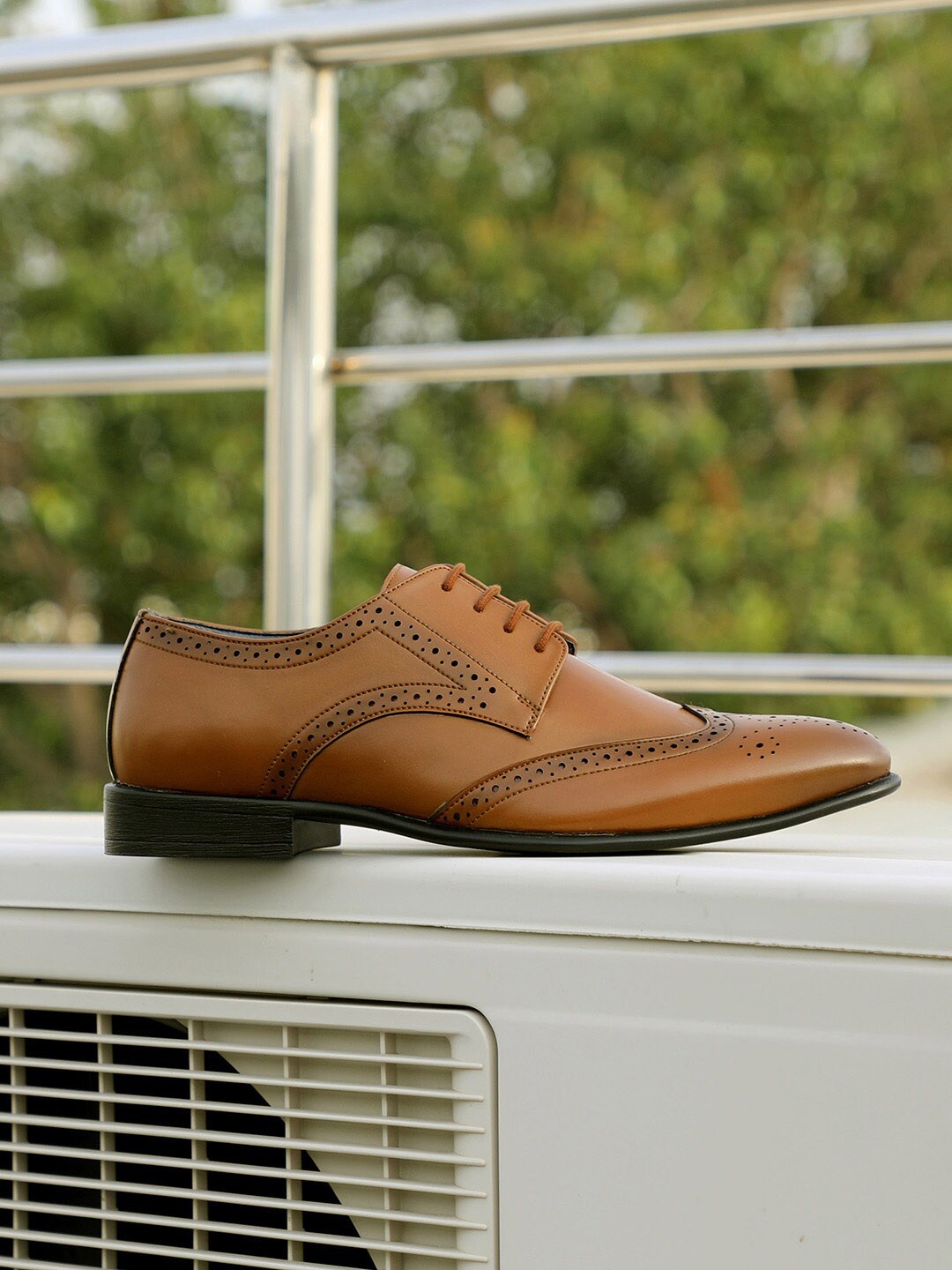 

Alberto Torresi Men Tan Perforations Brogues