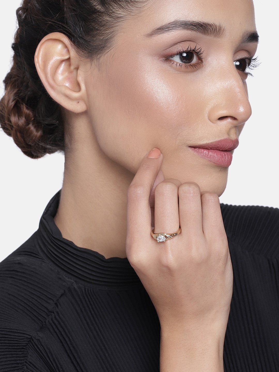 

Estele oval shape white stone with gold textured band ring for women( non adjustable)