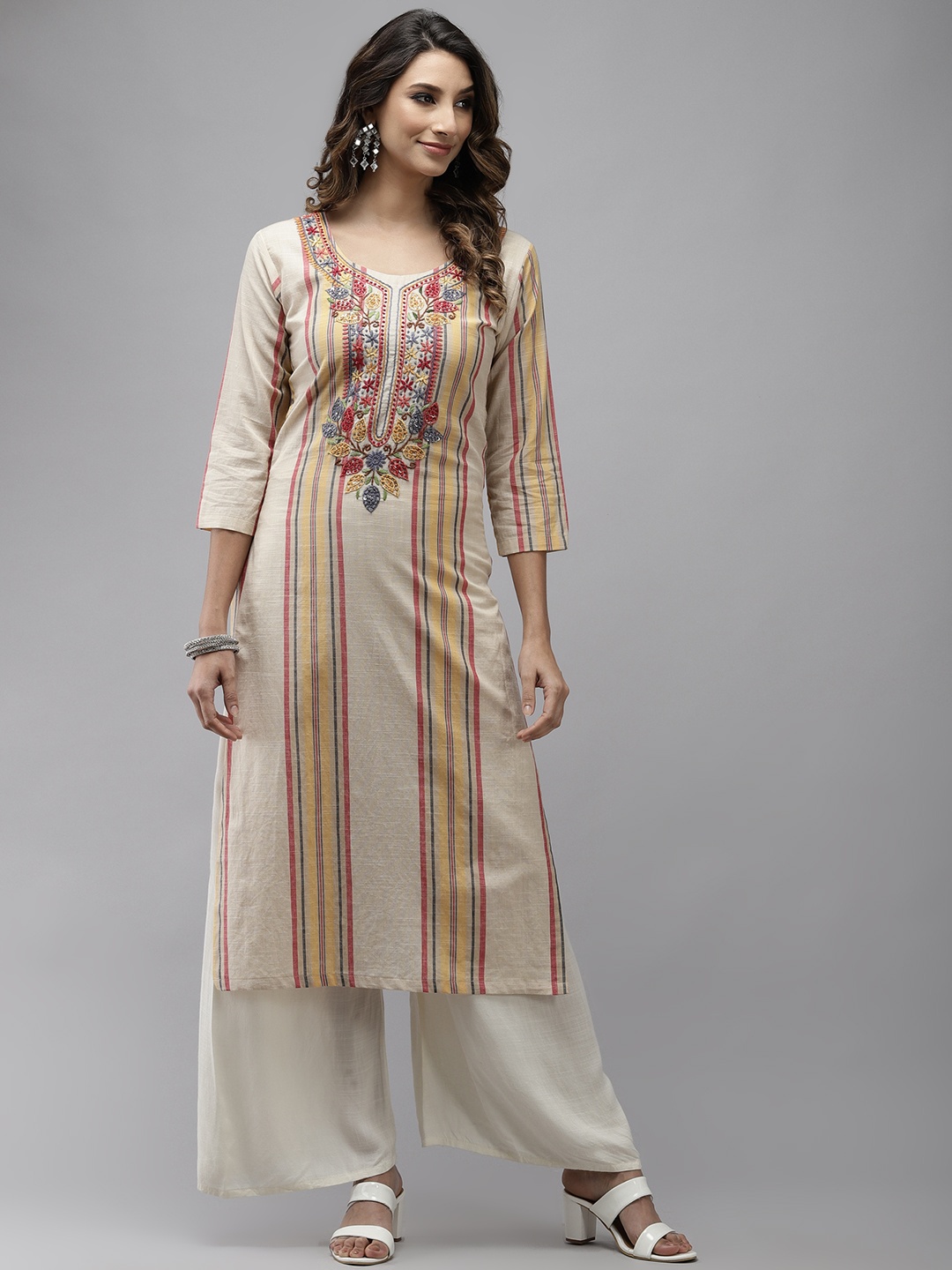 

Ishin Women Beige Floral Embroidered Thread Work Floral Cotton Kurta