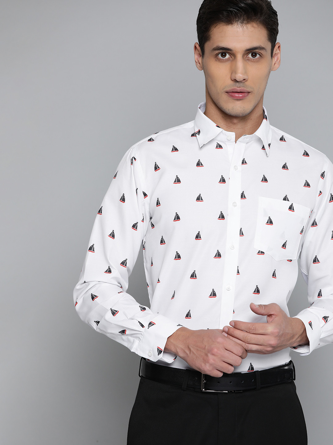 

DENNISON Men White Smart Slim Fit Conversational Printed Formal Shirt