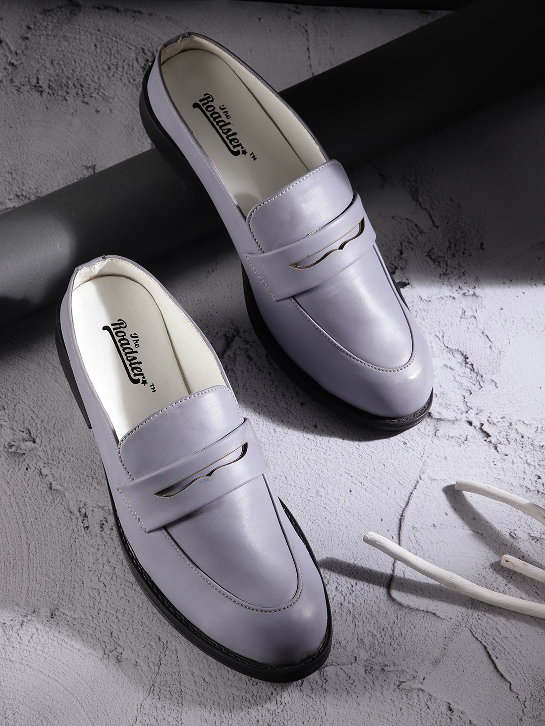 

Roadster Women Lilac Solid Loafers, Lavender