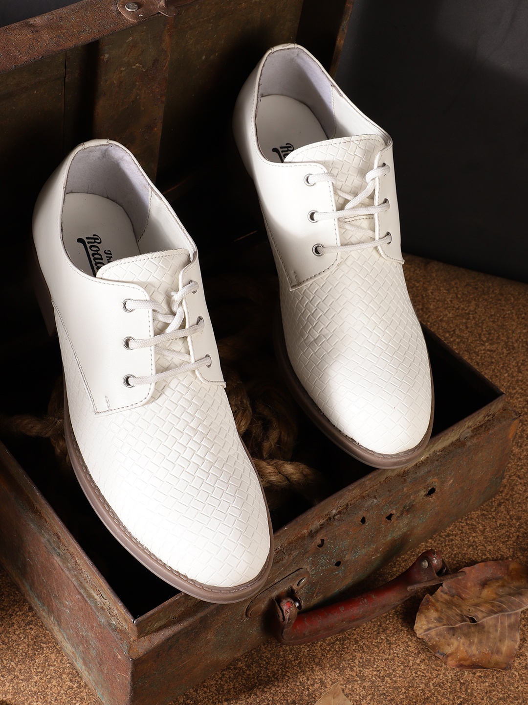 

Roadster Women White Basket Weave Textured Derbys